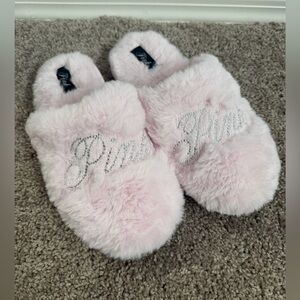 NWOT Pink Victorias Secret fluffy rhinestone slippers coquette comfy